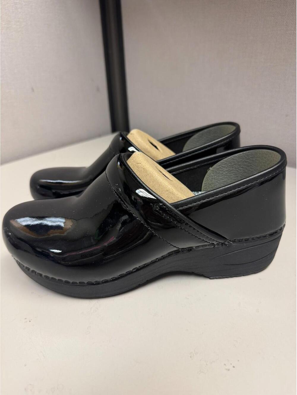 Dansko Women's XP 2.0 Black Patent Leather size 38